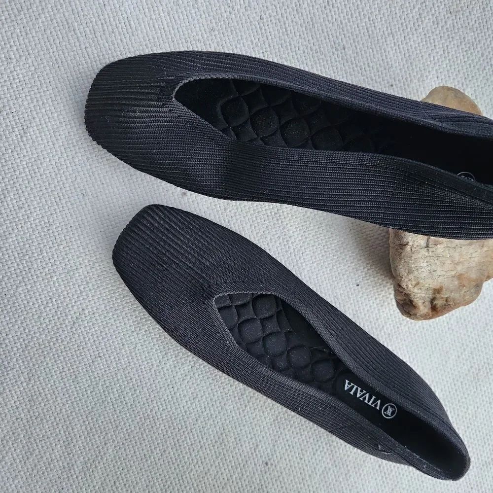 Vivaia  black Margot flats